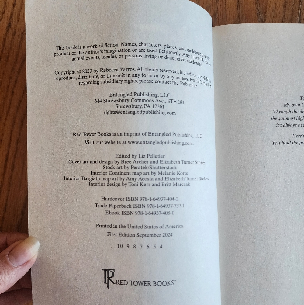 Fourth Wing by Rebecca Yarros Fiction Romantasy Empyrean Series Paperback Book - Picture 8 of 9